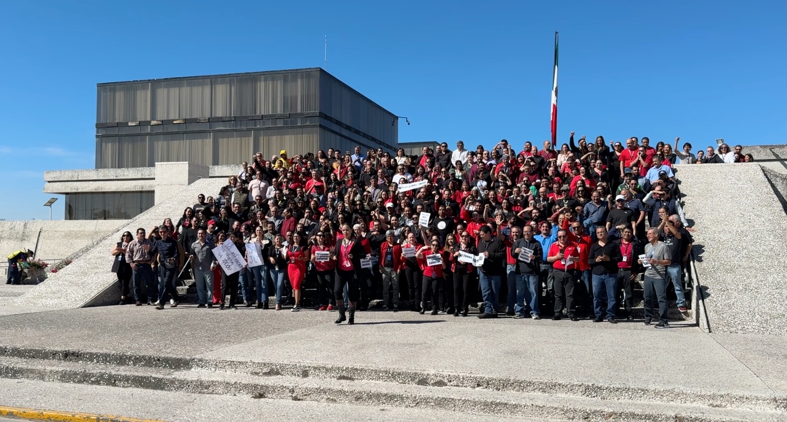 [GALERÍA] Pide personal del INEGI Aguascalientes ajuste salarial conforme la inflación