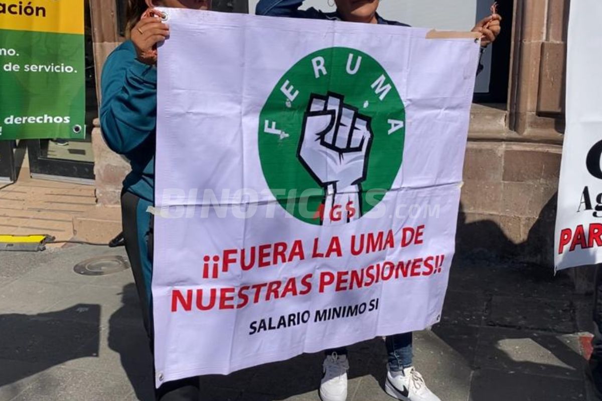Docentes piden se quiten UMAs de jubilaciones.