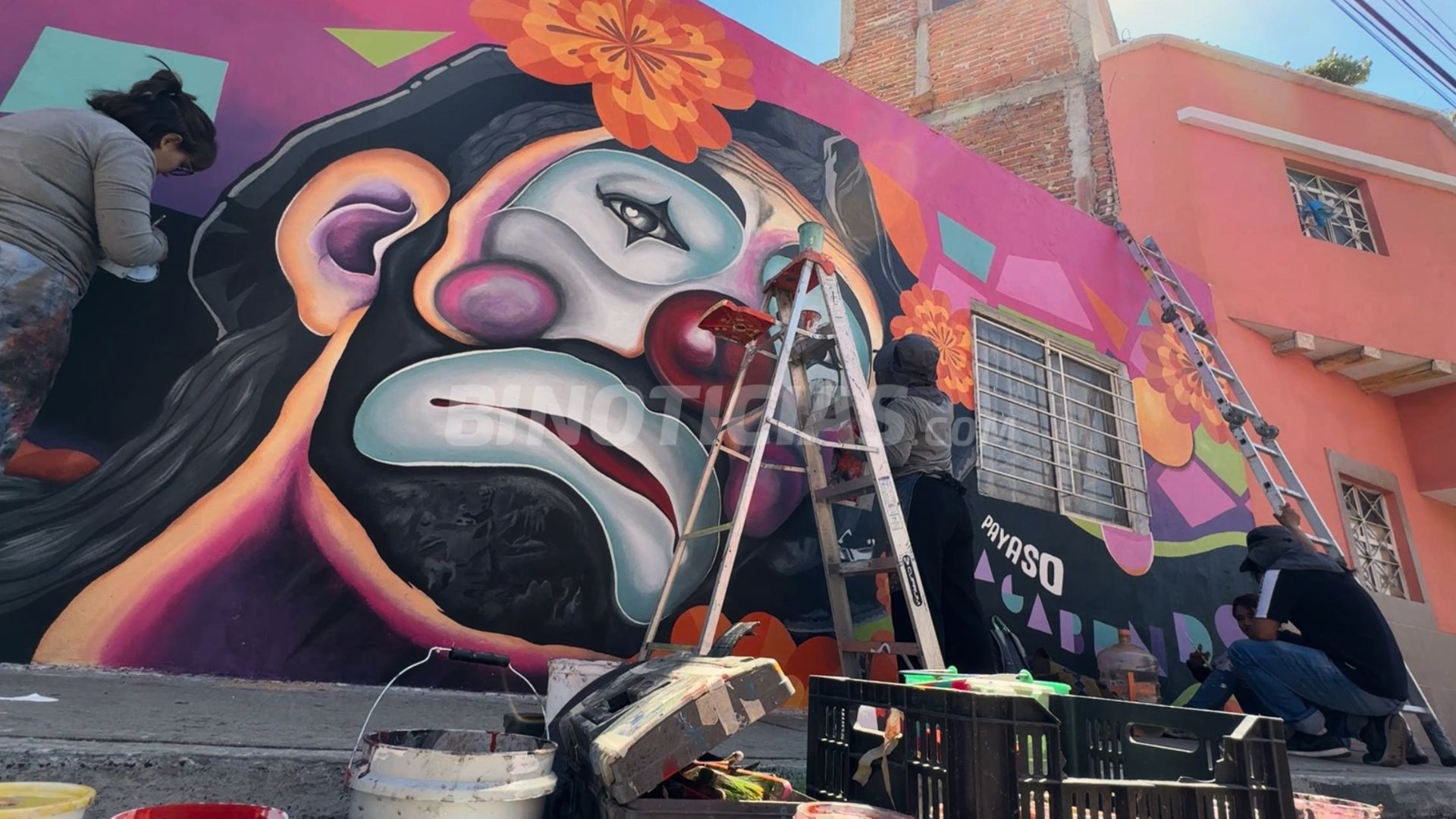 Son 7 los artistas involucrados.