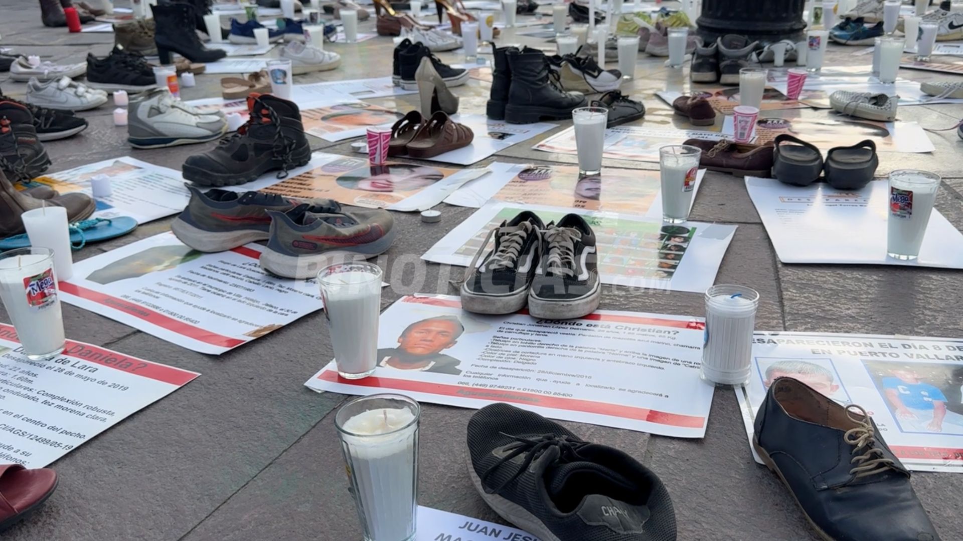 Se hizo homenaje a los más de 400 zapatos y restos óseos encontrados Izaguirre.