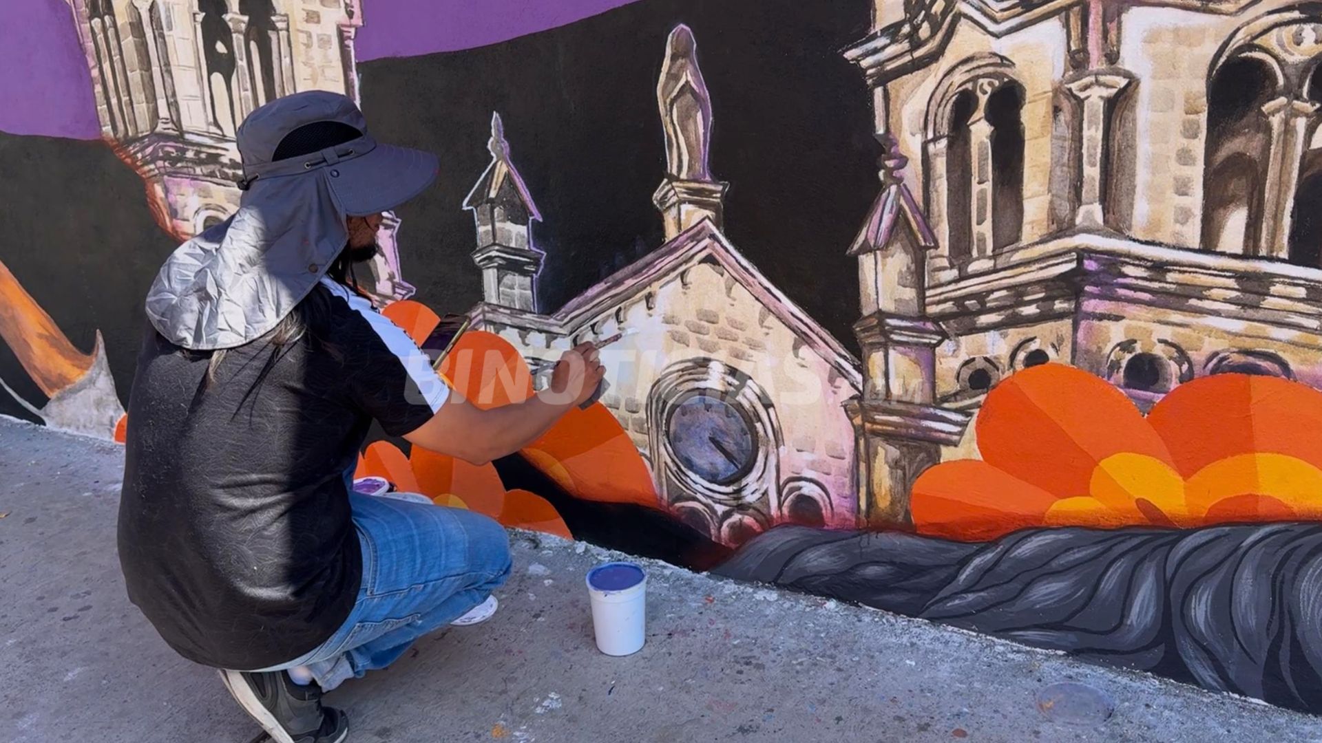 Artistas visuales, diseñadores gráficos, diseñadores de interiores y artistas autogestivos: Los encargados de la obra.