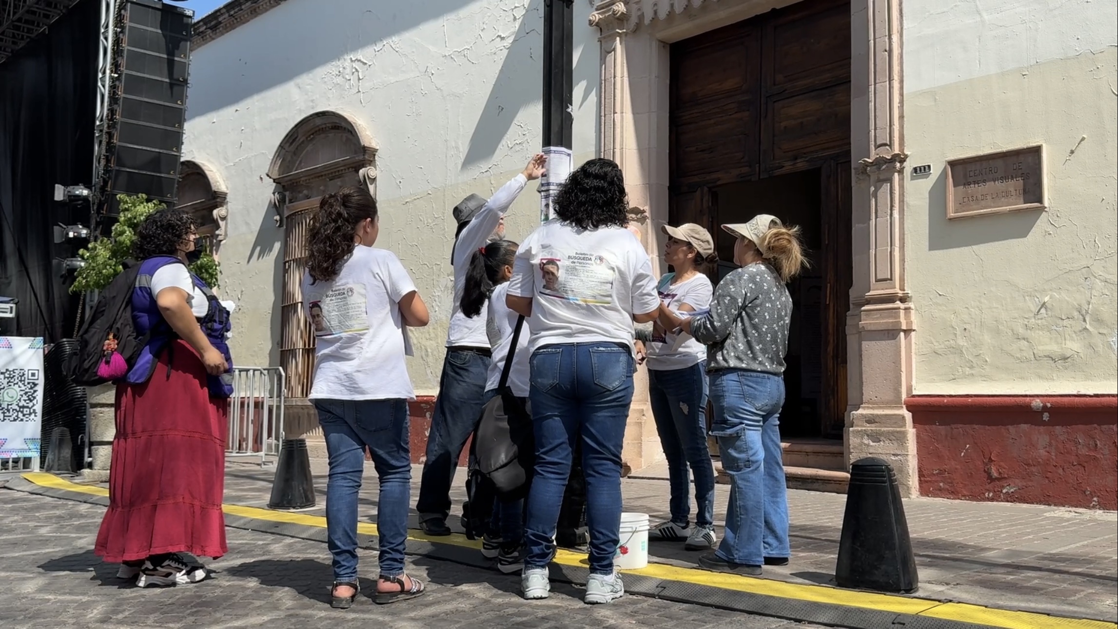Colectivo pego decenas de fichas en Carranza.