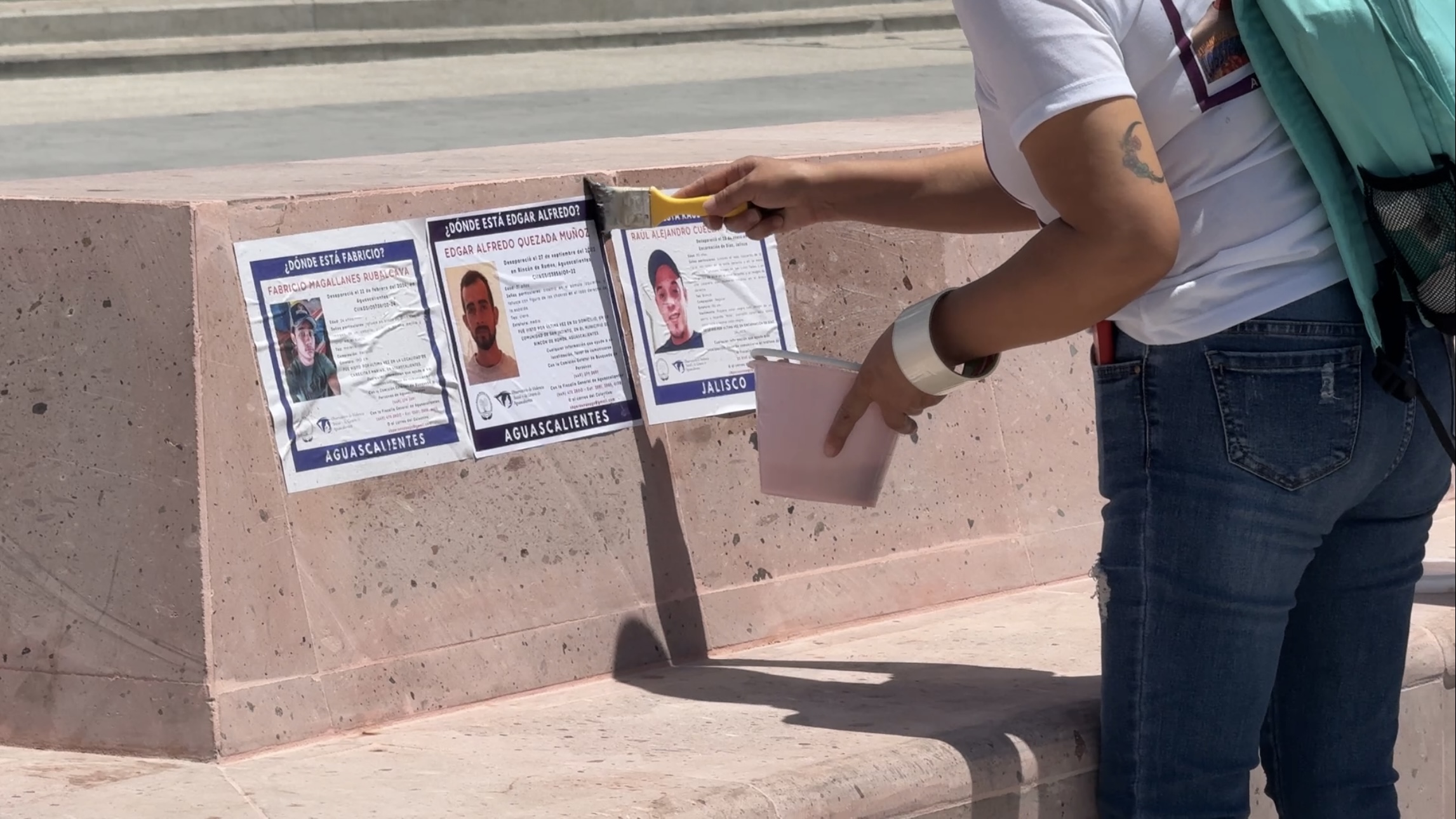 Fichas fueron pegadas en explanada frente a Plaza de Toros 