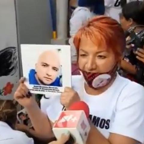 Fotos de desaparecidos en FGR 