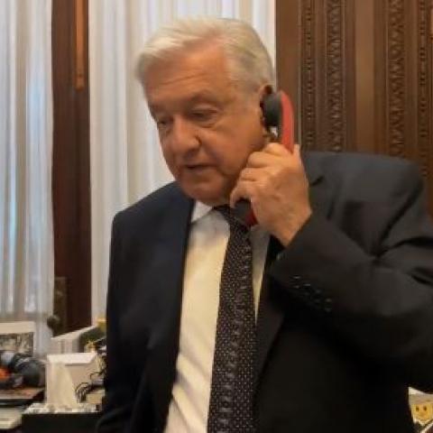 AMLO en llamada telefónica