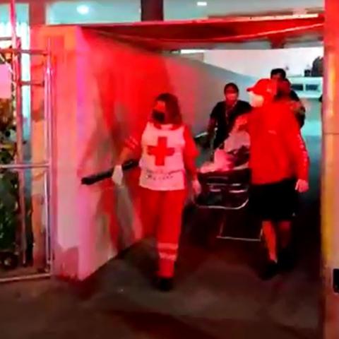 Vuelve a fallar la energía eléctrica la Clínica I del IMSS; trasladas a pacientes