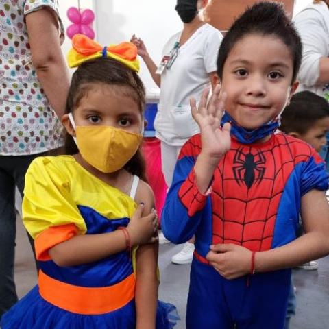 Hoy vacunan contra el COVID a niños de 5 a 11 años de edad	
