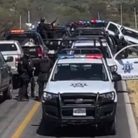 Trabajadores de Sabropollo fueron embestidos por camioneta de sicarios en La Chona
