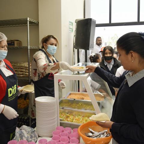 Más de 10 mil estudiantes no se tienen que preocupar por su desayuno