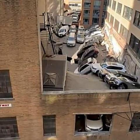 Colapso en estacionamiento de Nueva York deja un muerto y cinco lesionados