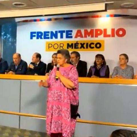 También se registra como precandidata presidencial la priista Beatriz Paredes