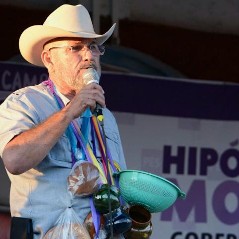 Piden a gobernador de Michoacán justicia por el asesinato de Hipólito Mora o formarán un grupo civil armado