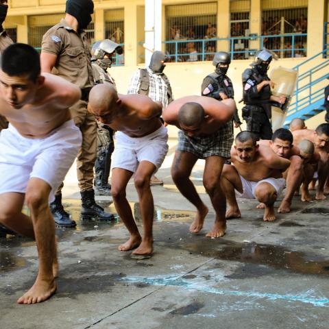Alarga El Salvador el régimen de excepción por decimosexta vez 