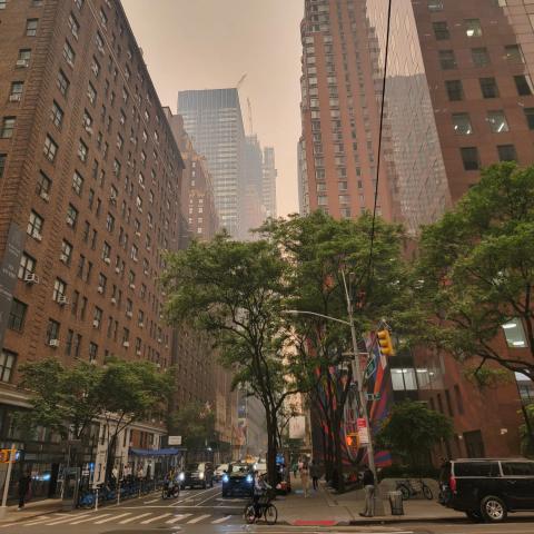 Alerta EE. UU.  por mala calidad del aire debido al humo de incendios forestales en Canadá