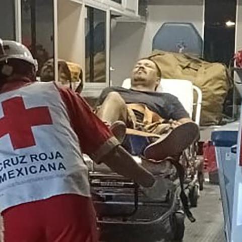 El sospechoso que llevaba un cubre bocas, se le acercó le disparó y se dio a la fuga