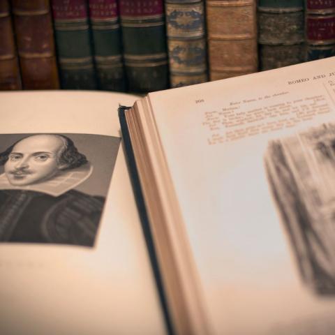 ‘Hamlet’ y ‘Romeo y Julieta’ censuradas en escuelas de Florida