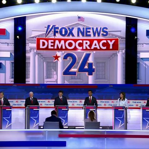 Ocho candidatos republicanos se enfrentan en debate mientras Trump se ausenta