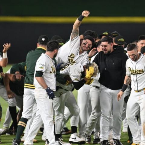 PERICOS VS DIABLOS