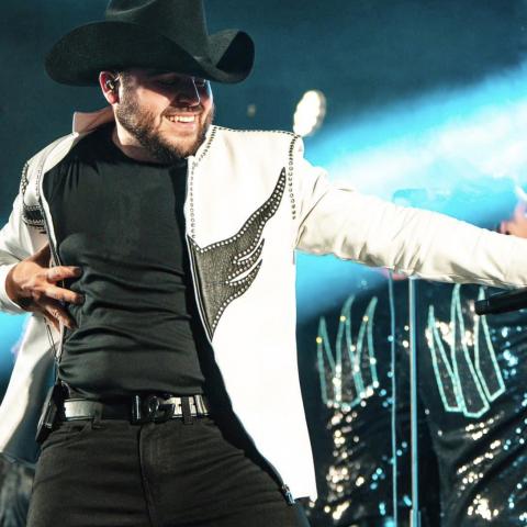 Multan a Gerardo Ortiz en Chihuahua por cantar narcocorridos