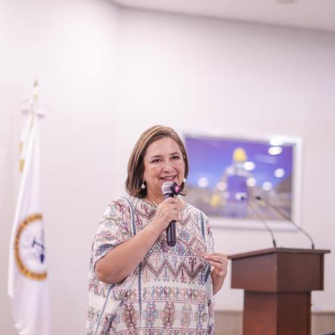 Xóchitl Gálvez desata polémica al calificar como "malos priistas" a figuras clave del partido