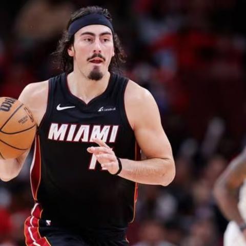 JAIME JAQUEZ JR VS BULLS