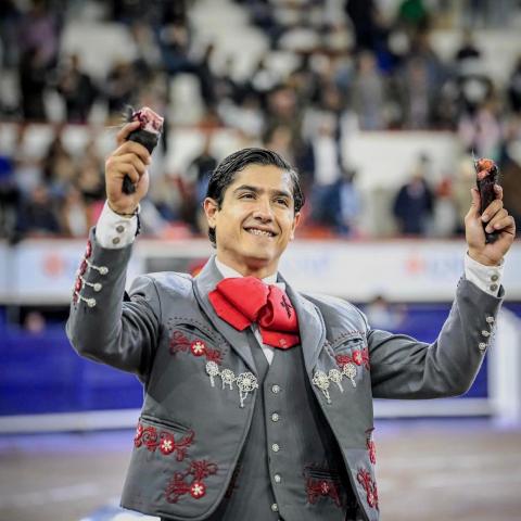 Luis David corta sendas orejas en Aguascalientes