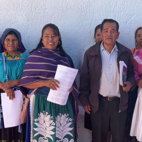 Índigenas manifestándose en instalaciones del IEE el pasado noviembre