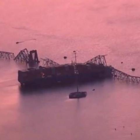 Siguen desaparecidas 6 personas tras el colapso de un puente en Maryland