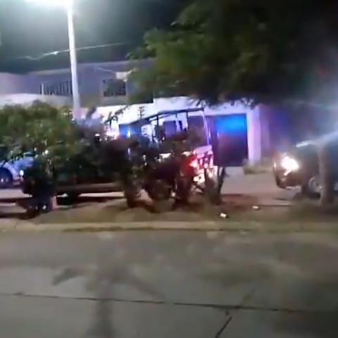 Al menos seis policías lesionados, mientras que nueve personas fueron detenidas.