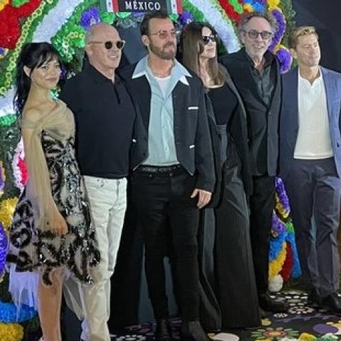 Tim Burton, Michael Keaton, Jenna Ortega y Monica Bellucci de visita en México 