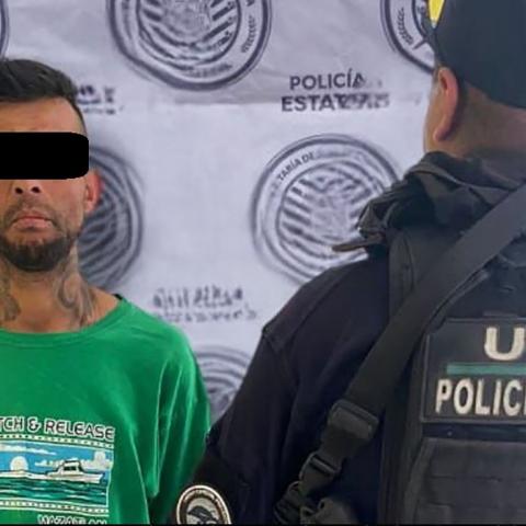 La dueña de la casa había llamado al 911 para reportar que había un ladrón dentro del inmueble y urgía una patrulla