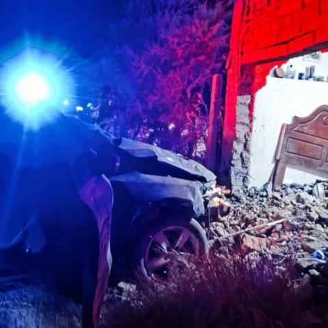A pesar de lo aparatoso del choque, no hubo personas lesionadas y todo quedó en daños materiales