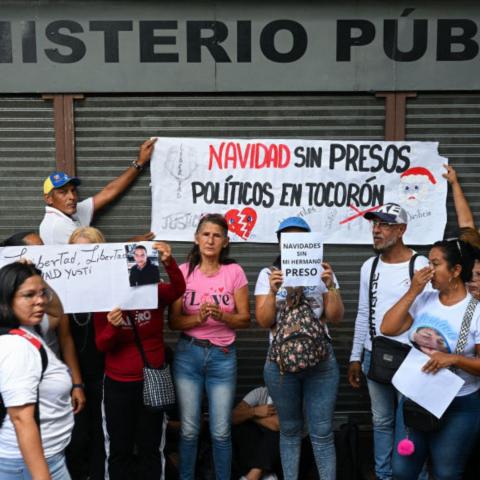 Liberan a 130 presos vinculados a protestas postelectorales en Venezuela