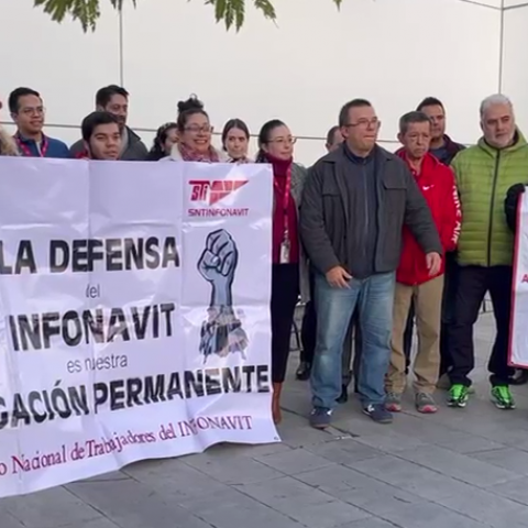 Trabajadores del Infonavit en Aguascalientes se manifiestan 