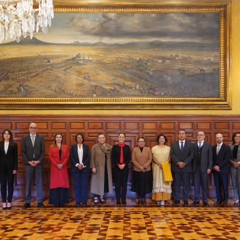 Claudia Sheinbaum y consejeros del INE 