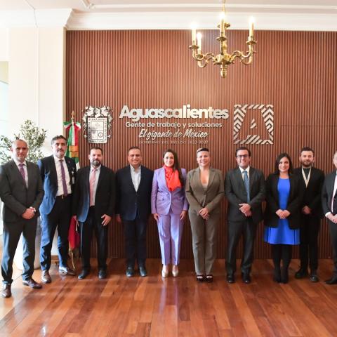 Tere Jiménez y funcionarios federales 