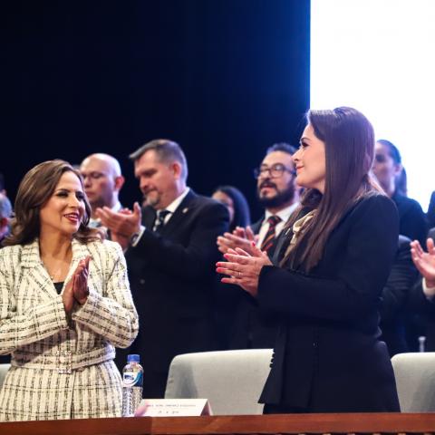 Yesenia Pinzón y Tere Jiménez 