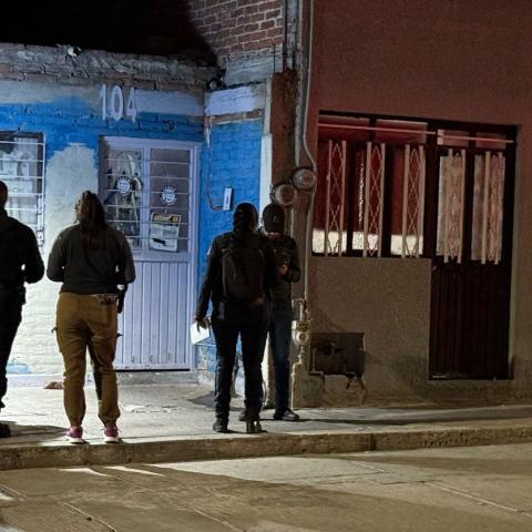 Familiares lo trasladaron a una Clínica particular en donde confirmaron que presenta una herida por arma de fuego