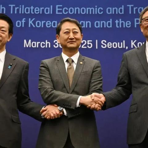 Representantes de China, Japón y Corea del Sur