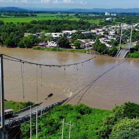 Puente caído