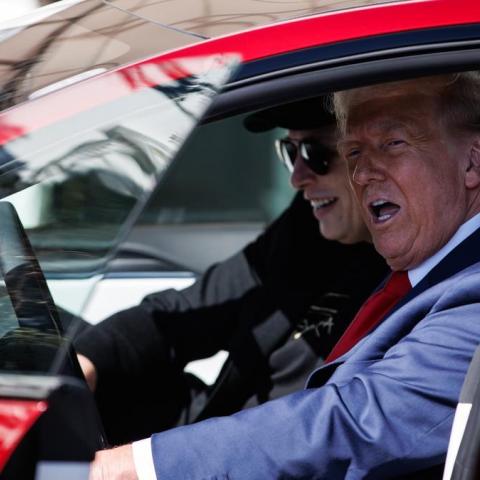 Trump sobre ataques de Tesla 