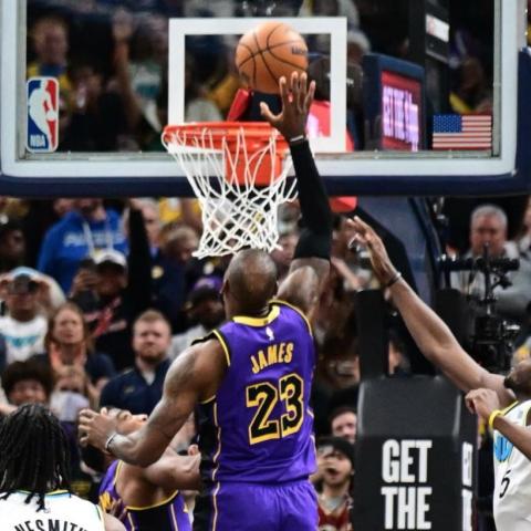 LEBRON BUZZER BEATER 2025