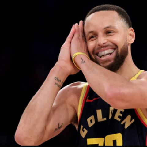 CURRY récord de triple