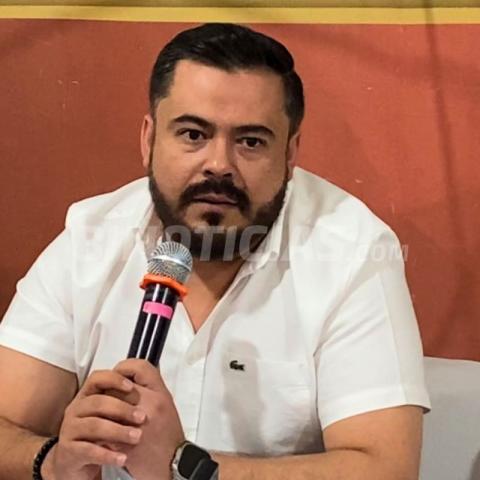 Despreocupado Gil Gutierrez ante acusaciones de violación; conserva fuero de regidor 