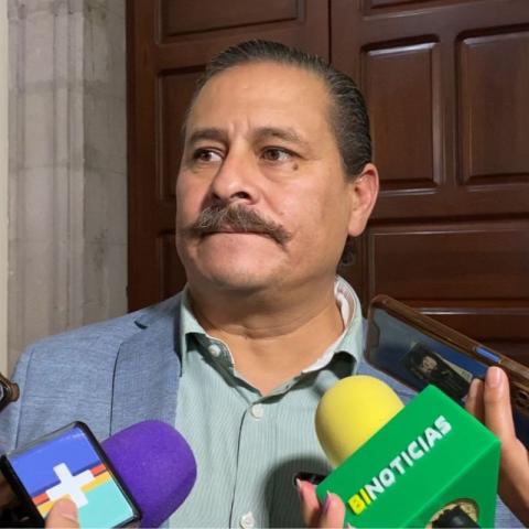 Buscan también, tarifa nocturna para taxis y transporte gratis para personas con discapacidad.