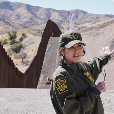 Estados Unidos inicia la extensión del muro fronterizo con México