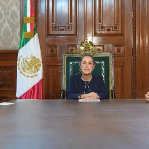 Sheinbaum y funcionarios de Hacienda 