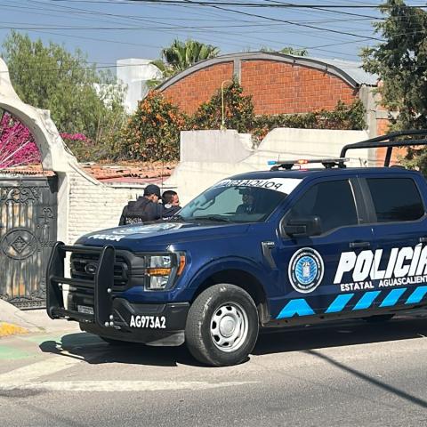 Policía