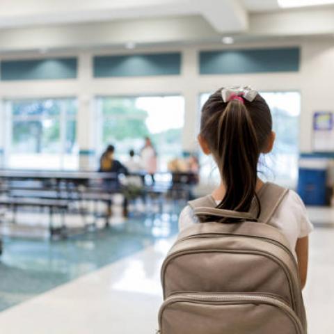 Protocolo de revisión de mochilas ha fortalecido comunicación en familias y escuelas: Padres de Familia