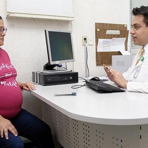 Atención a mujeres embarazadas 